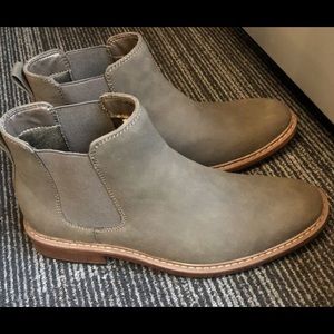 Perry Ellis Men’s Chelsea Boots